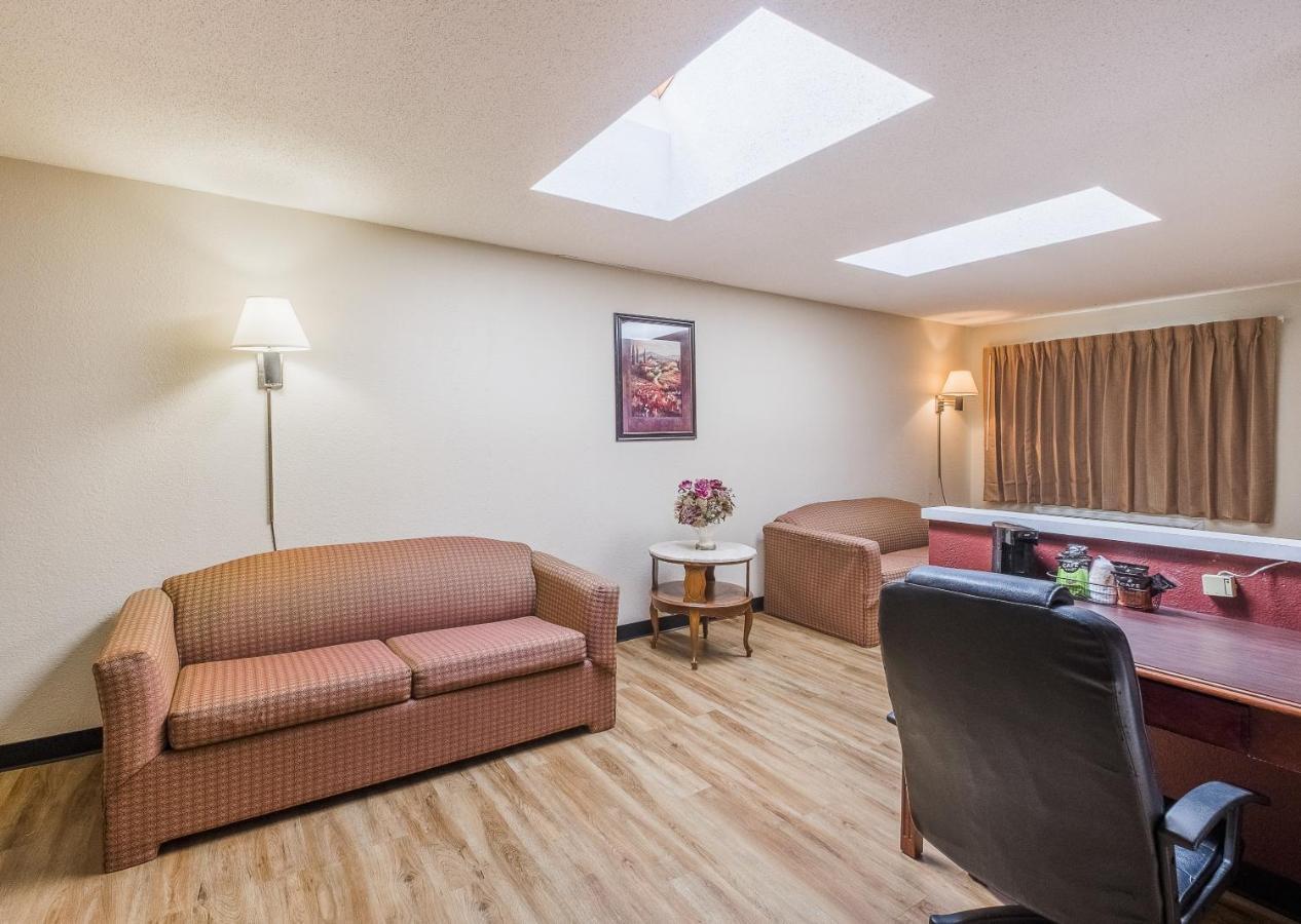 Red Roof Inn Hartford - Vernon Zewnętrze zdjęcie